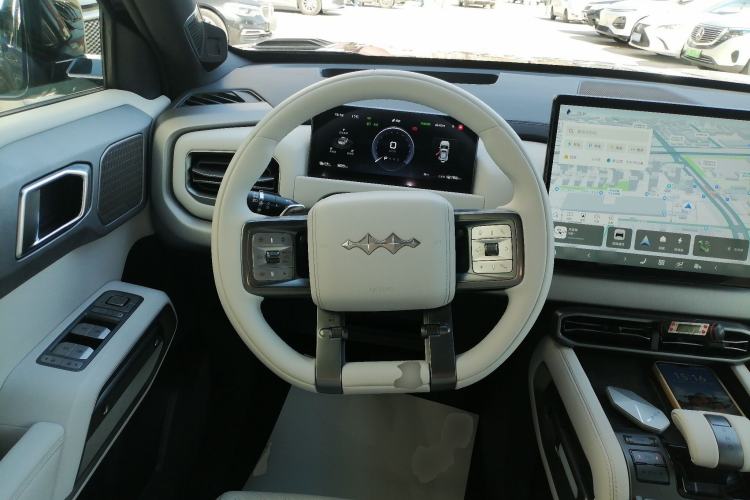 Used Formula Leopard Titanium 3 2025 501 km Four-Wheel Drive Drone Edition Steering Wheel