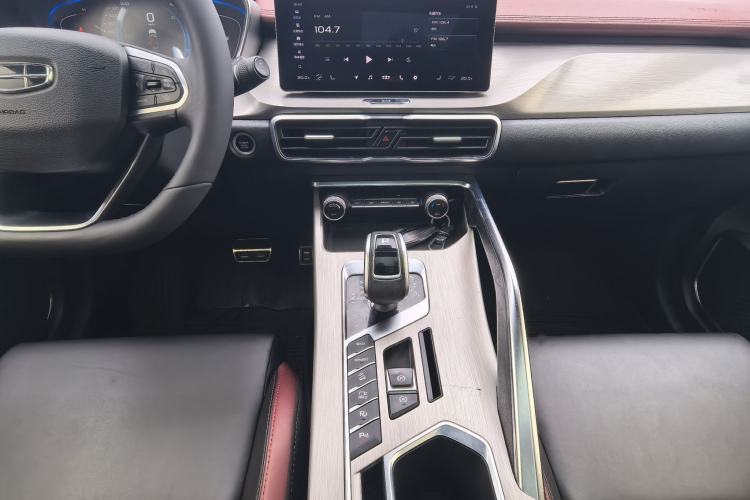 Used Geely Auto Coolray 2019 Sport Model 260T DCT Battle China V Standard Interior 4