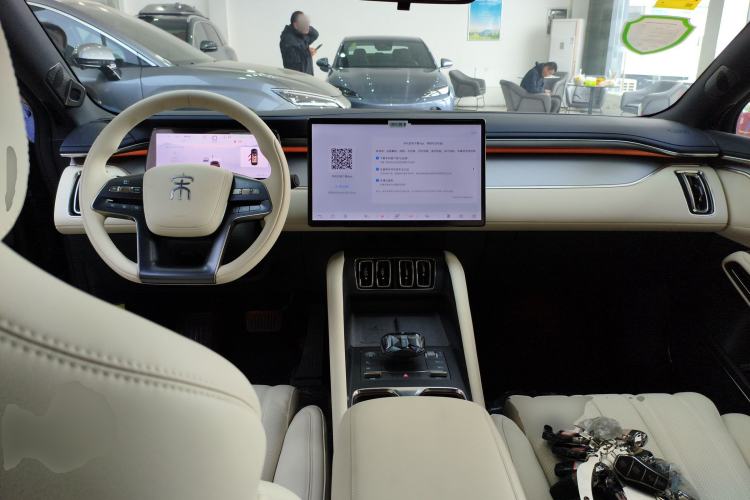 Used BYD Song L EV 2025 550 km Excellence Version Interior 2