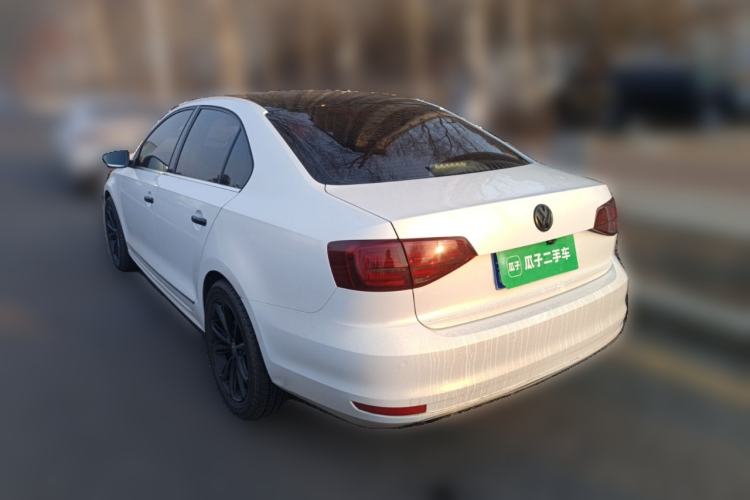 Used Volkswagen Sagitar 2017 230TSI Automatic Luxury Edition
