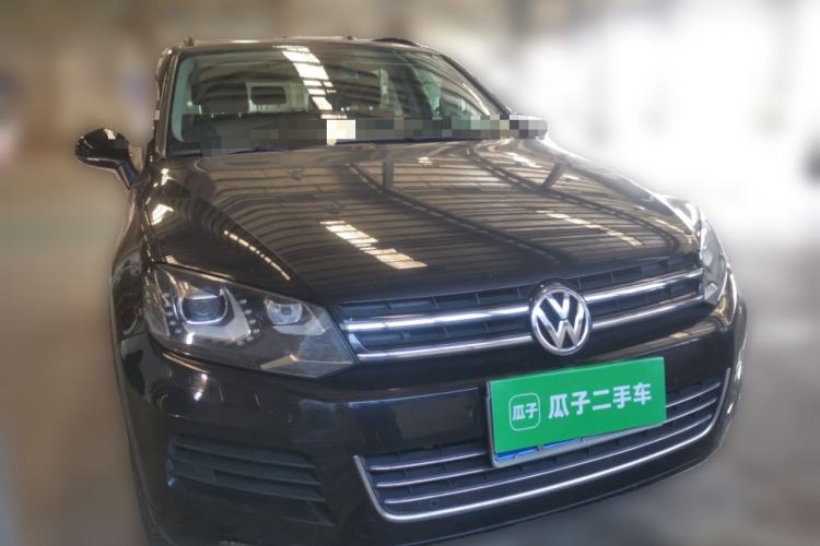 Used Volkswagen Touareg 2011 3.0 TSI Comfort Version Front Right 45 Deg