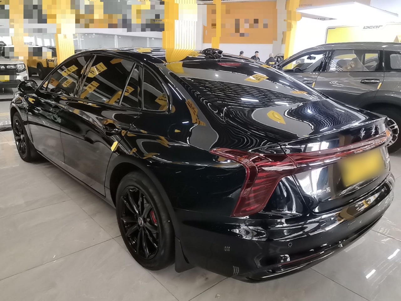 Hongqi H5 2025 Model 2.0T Automatic Xuan Ying 2 Million Units Commemorative Edition — снимка 4
