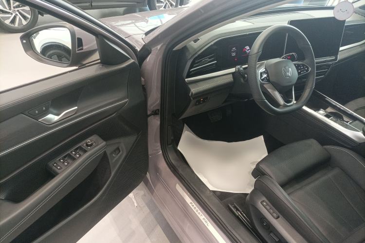 Used Volkswagen Passat 2025 Pro 380TSI Dragon Supreme Edition
