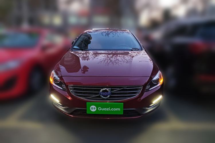 Used Volvo S60 2015 S60L 2.0T Zhiyuan Edition
