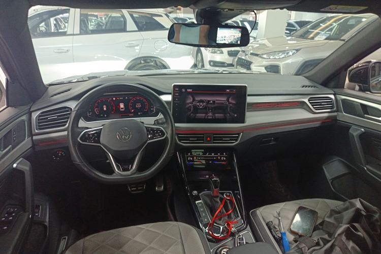 Used Volkswagen Tayron X 2023 330TSI Two-Wheel-Drive Flagship Smart Edition Center Console