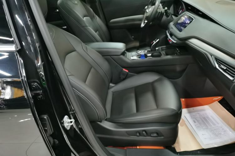 Used Cadillac XT4 2023 28T Two-Wheel-Drive Luxury Version
