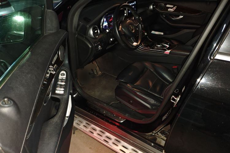 Used Mercedes-Benz GLC 2017 GLC 260 4MATIC Luxury Model Driver Seat