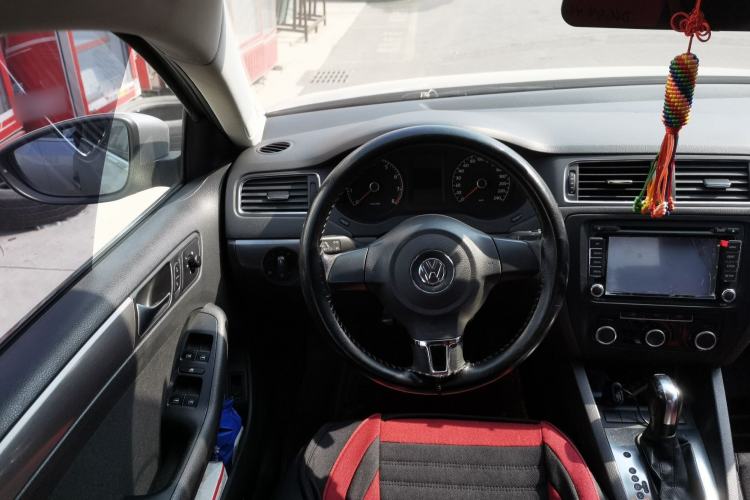 Used Volkswagen Sagitar 2012 1.6L Automatic Fashion Edition