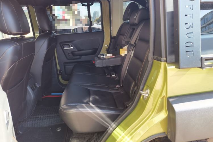 Used BAIC Off-Road BJ40 2016 40L 2.0T Manual All-Wheel Drive Prestige Edition Left Rear Seat