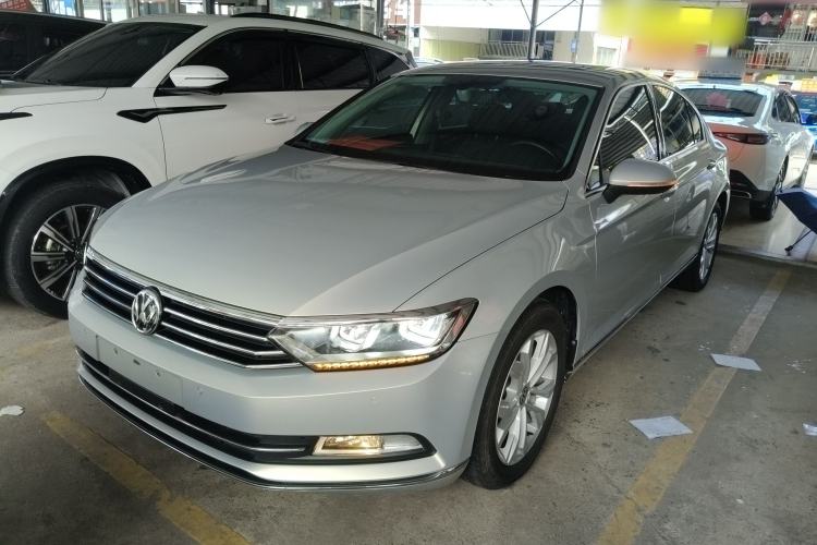 Used Volkswagen Magotan 2019 330TSI DSG Luxury Version China VI Standard
