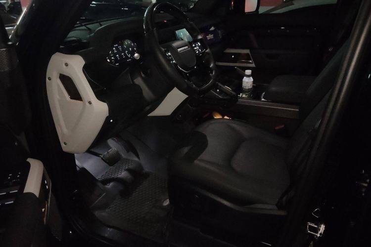 Used Land Rover Defender 2024 110 3.0T P400 Dark Edition Driver Seat