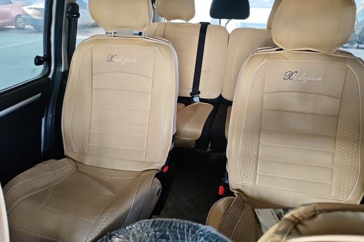 Used FORTHING Lingzhi M5 2022 Standard Version Base Model 7 Seats