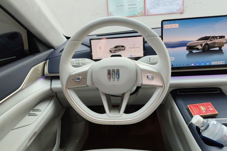 Used Buick L7 2025 Model Aivia