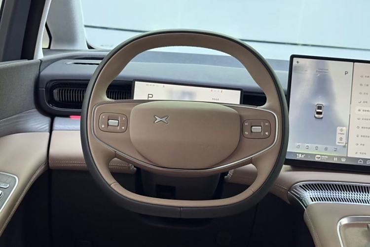 Used XPeng X9 2025 740 Ultra-Long Range Max
