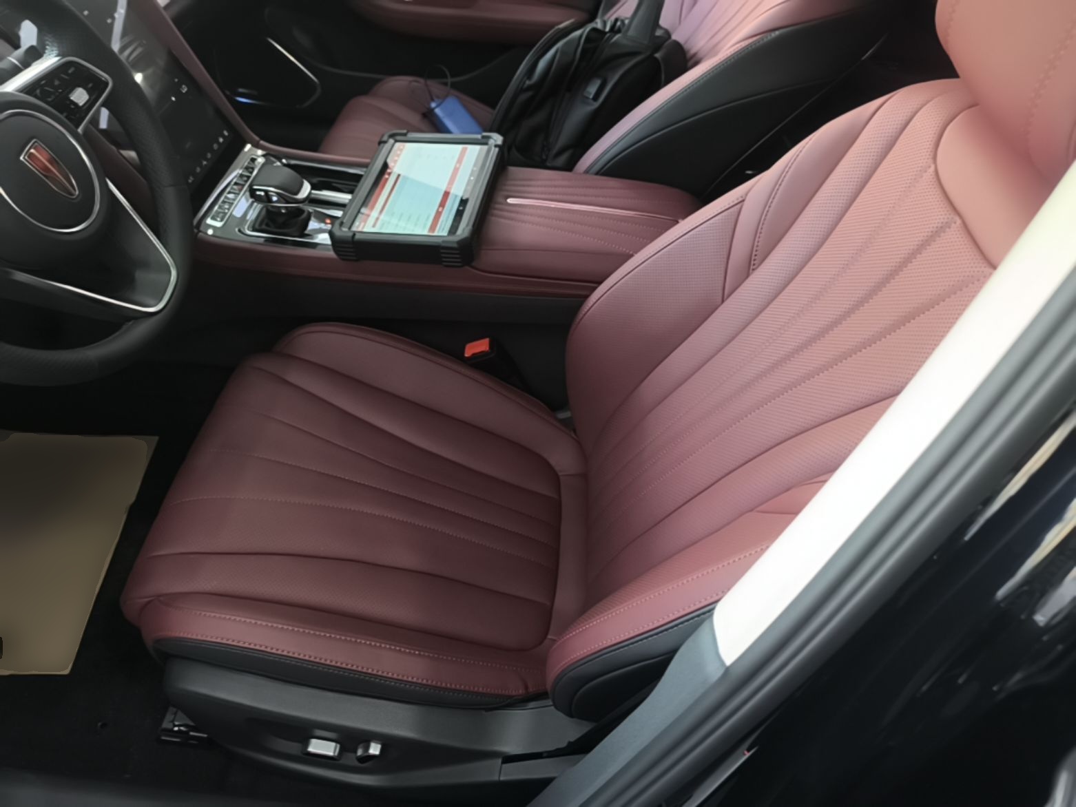 Hongqi H5 PHEV 2025 130 Super Hybrid Version — снимка 17
