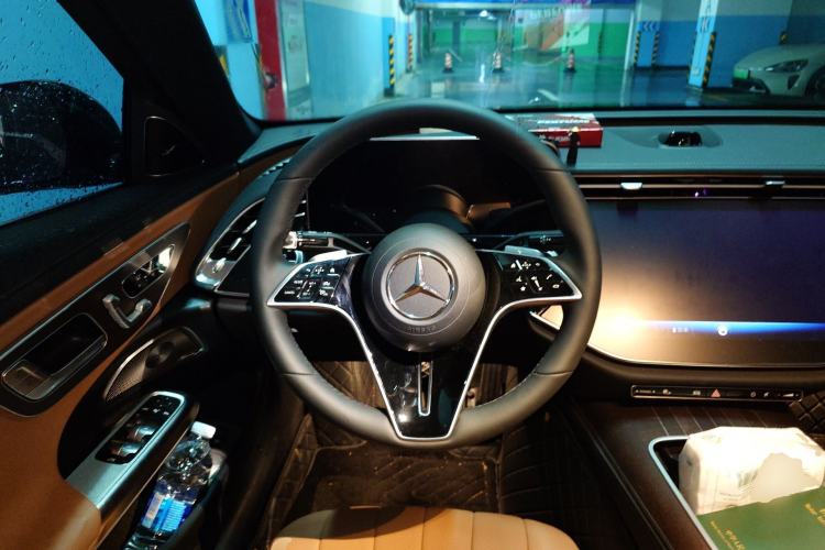 Used Mercedes-Benz E-Class 2026 E 300 L Luxury Steering Wheel