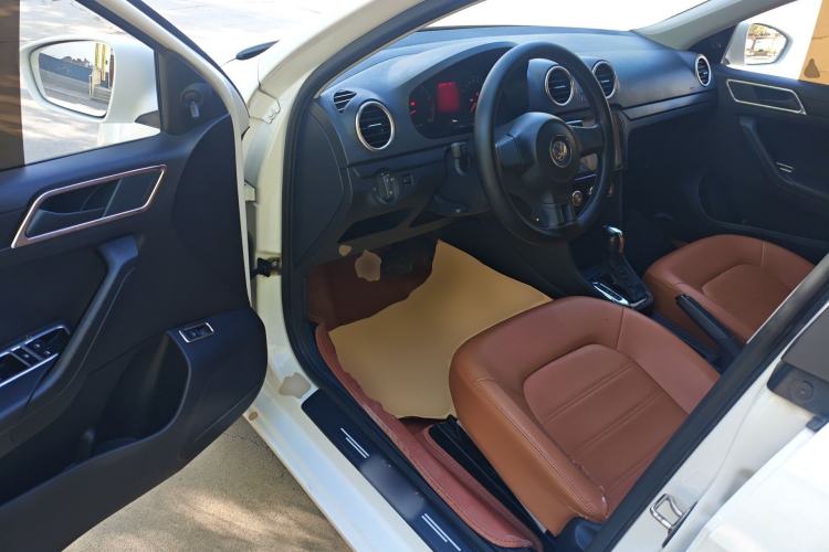 Used Volkswagen Jetta 2015 1.6L Automatic Fashion Model Driver Seat