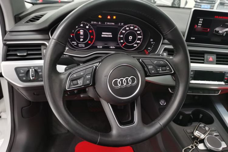 Used Audi A4L 2018 30th Anniversary Edition 40 TFSI Fashion Model
