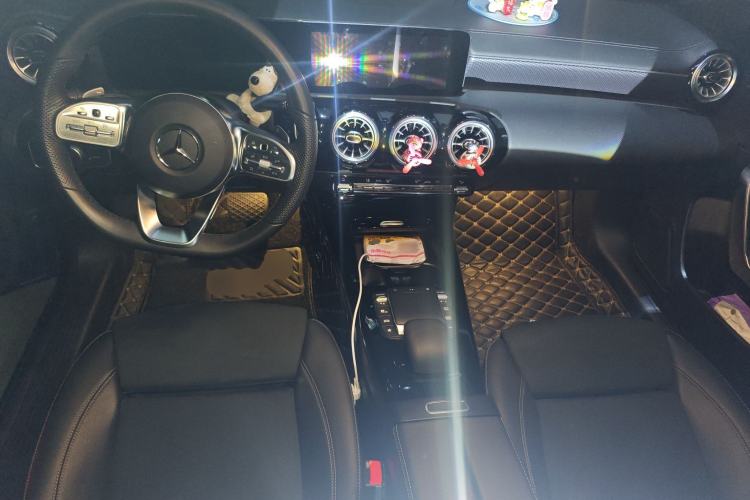 Used Mercedes-Benz A-Class 2022 Revised Version A 200 L Sport Sedan Fashionable Style