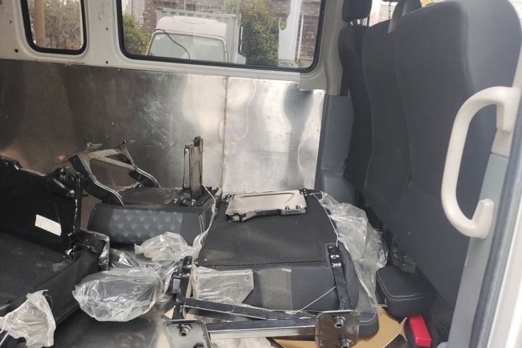 Used SAIC MAXUS Xintu V80 2021 2.0T AMT Classic Aoyuntong Long Wheelbase Mid-Roof 6/7/8/9-Seater