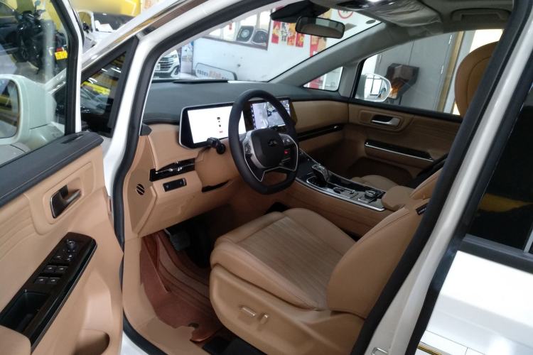 Used JAC Refine RF8 PHEV 2024 Zhiling Edition 1.5T 150KM Prestige Model – Lithium Iron Phosphate Driver Seat