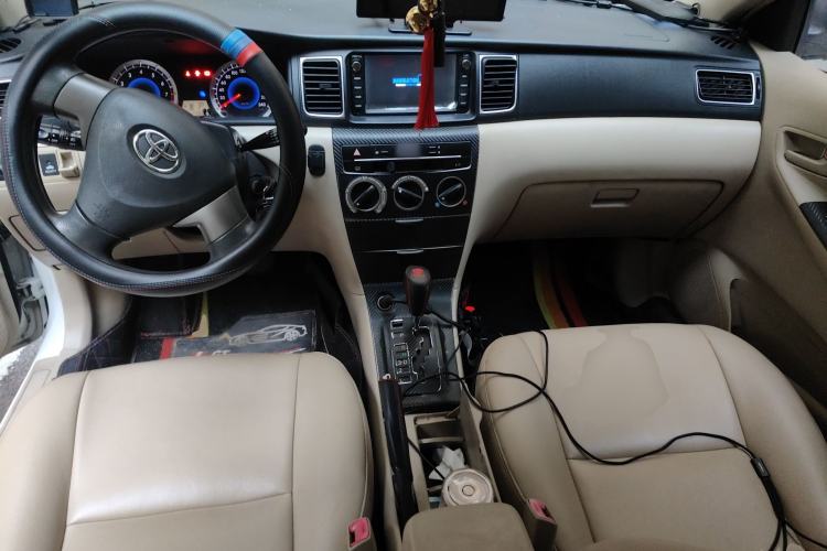 Used Toyota Corolla EX 2013 1.6L Automatic Luxury Edition Center Console