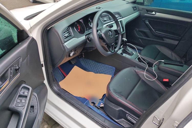 Used Volkswagen Lamando 2017 230TSI DSG Fashion Edition
