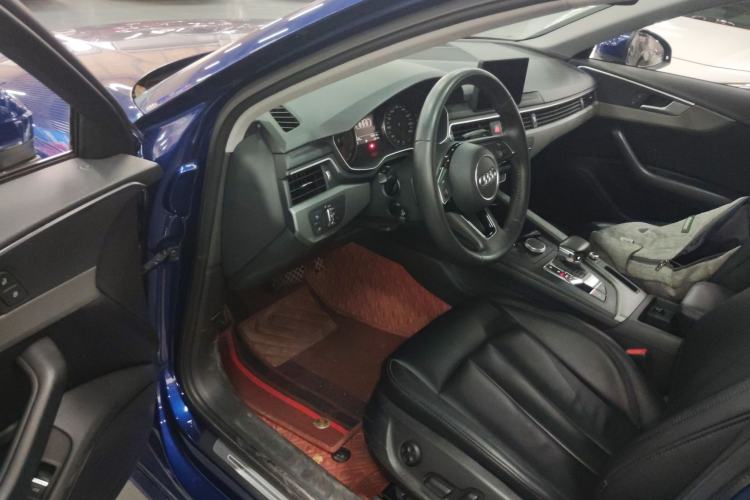 Used Audi A4L 2019 40 TFSI Ambition China VI Driver Seat