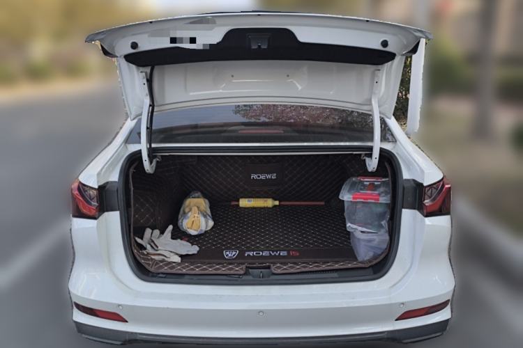 Used Roewe i5 2023 1.5L Manual Comfort Edition
