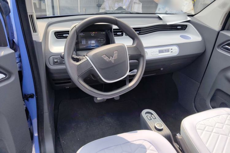 Used Wuling Hongguang MINIEV 2021 Macaron Premium Model – Lithium Iron Phosphate Center Console