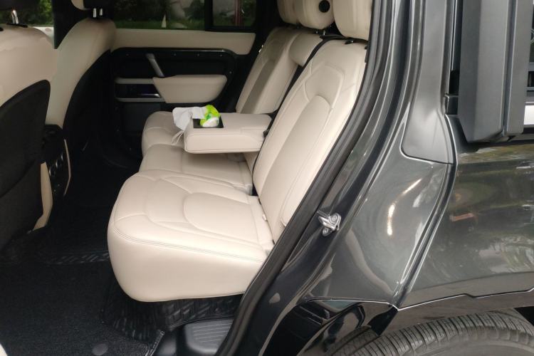 Used Land Rover Defender 2023 Facelift 110 3.0T P400 X-DYNAMIC HSE Left Rear Seat