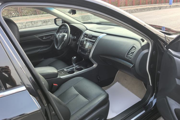 Used Nissan Teana 2013 2.5L XL Leading Edition Interior 5