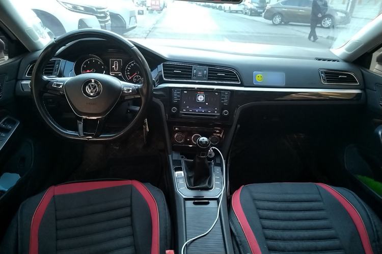 Used Volkswagen Lamando 2015 280TSI Manual Comfort Edition
