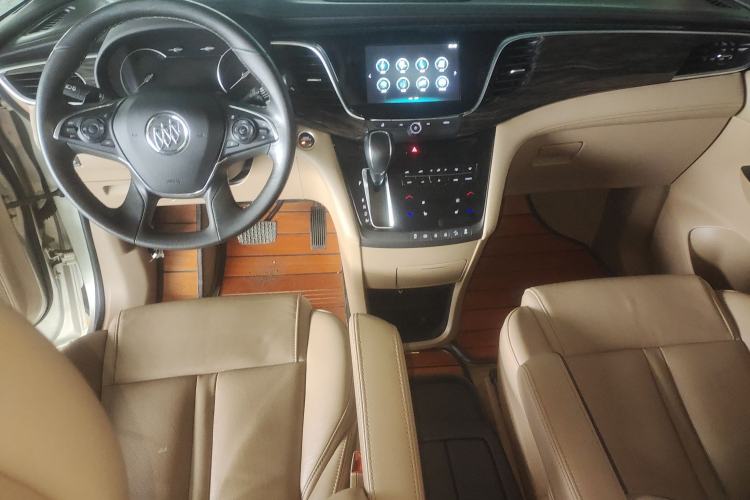Used Buick GL8 2017 ES 28T Luxury Model China V Standard Center Console