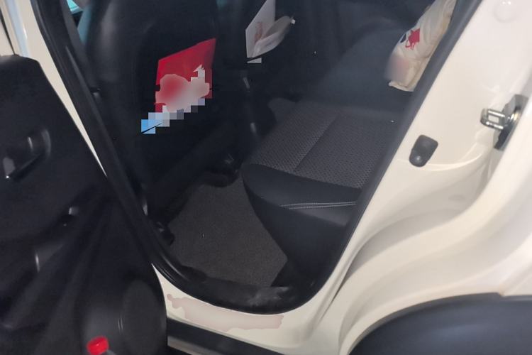 Used Nissan Kicks 2017 1.5L CVT Smart Drive Edition Left Rear Seat