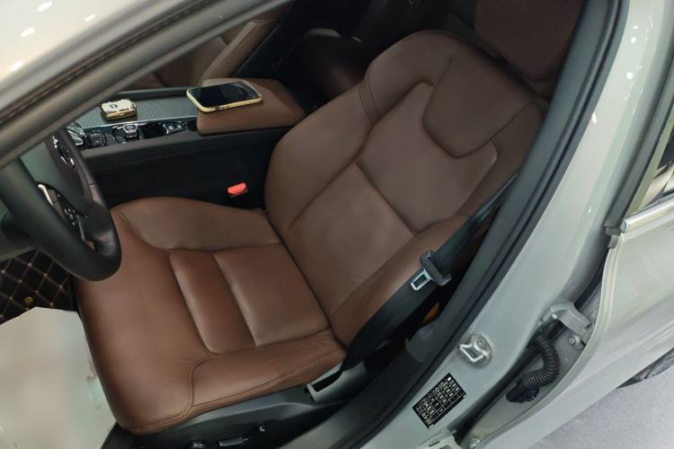 Used Volvo S60 2023 B4 Zhiyi Luxury Edition