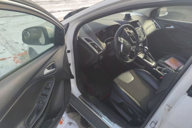 Used Ford Focus 2012 Sedan 1.6L Automatic Fashion Edition