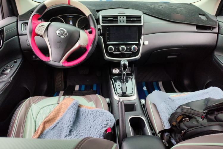 Used Nissan Tiida 2016 1.6L CVT Smart Drive Edition Center Console