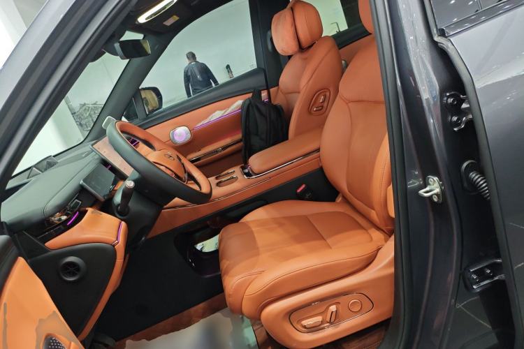 Used GAC Trumpchi Xiangwang S7 2025 205 km Max Version Left Front Seat