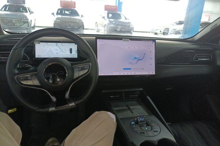 Used BYD Seal 06 New Energy 2025 DM-i Intelligent Drive 120KM Flagship Model Center Console