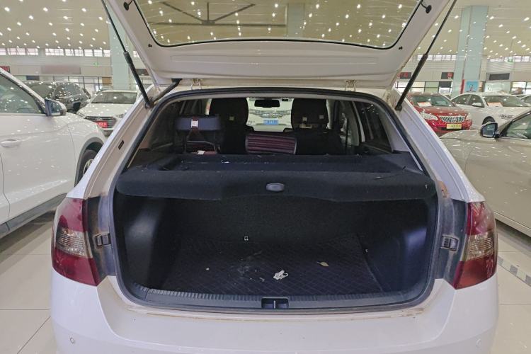 Used Skoda Rapid Spaceback 2014 1.6L Manual Enjoyment Edition
