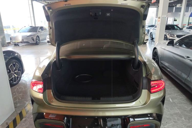 Used Xiaomi Auto SU7 2024 Four-Wheel Drive Ultra-Long Range Advanced Intelligent Driving Max Edition
