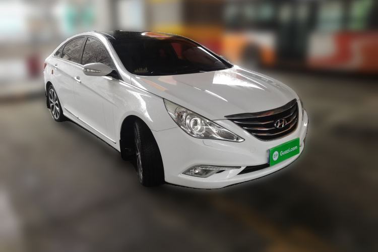 Used Hyundai Sonata 2014 2.4L Automatic Luxury Version China IV Standard Front Right 45 Deg