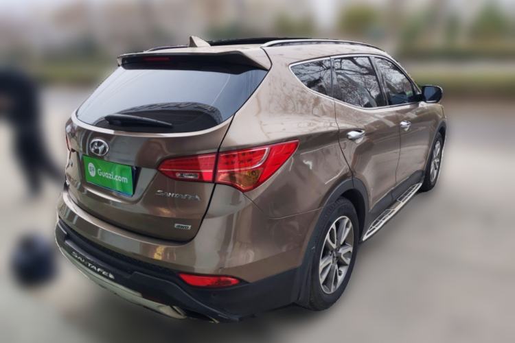 Used Hyundai Santa Fe 2013 2.0T Automatic All-Wheel Drive Top Trim