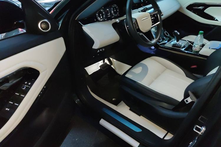 Used Land Rover Range Evoque 2023 Aurora L 249 PS Luxury Edition
