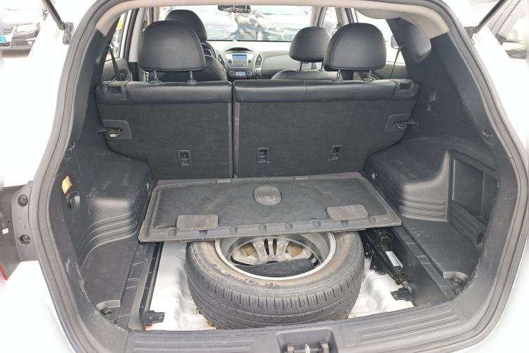 Used Hyundai ix35 2015 2.0L Automatic 2WD Smart Version China V Standard Trunk