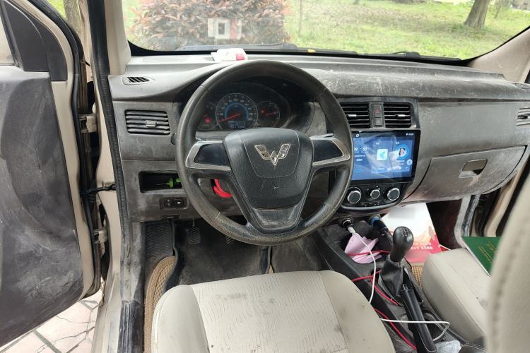 Used Wuling Rongguang V 2015 1.5L Base Version