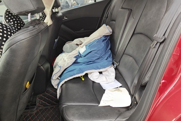 Used Mazda 3 Axela 2016 Sedan 1.5L Automatic Luxury Model