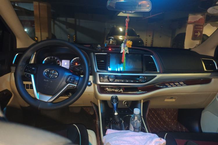 Used Toyota Highlander 2017 2.0T Four-Wheel Drive Luxury Edition 7 Seats
