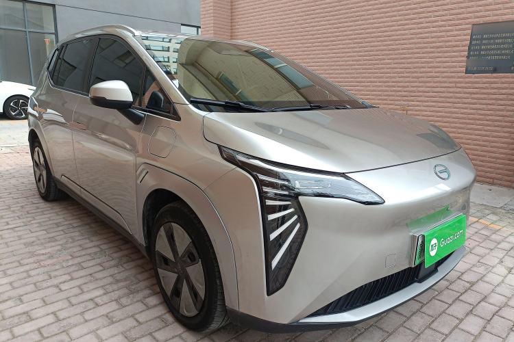 Used AION Y 2024 Younger Front Right 45 Deg